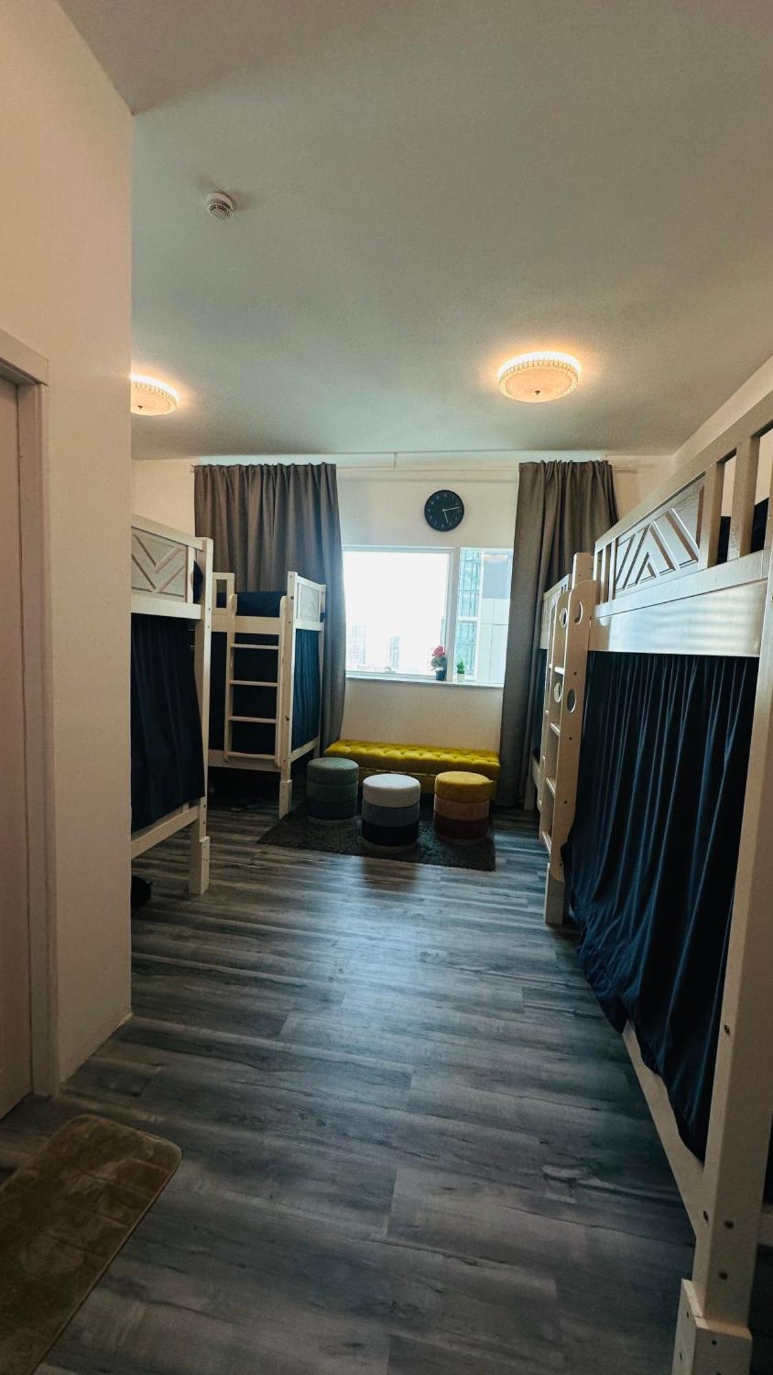 Urban Panda Hostel Marina Dubai Eksteriør bilde